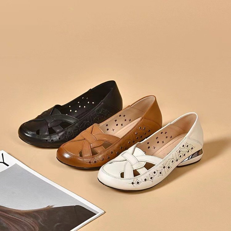 Jelena - Orthopedic round-toe sandals with a low heel