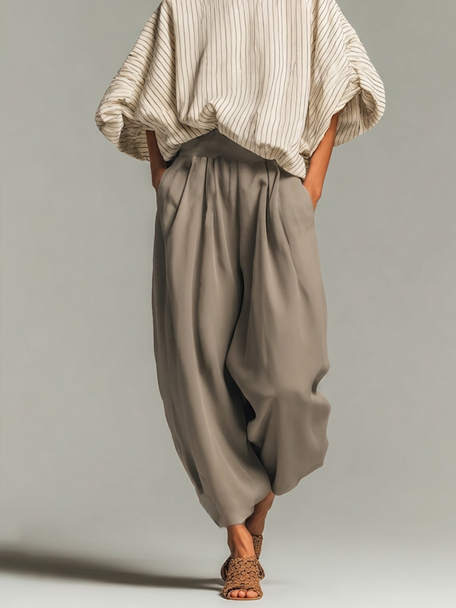 Brittany™ | Moderne, nonchalant-chique tweedelige, geweven-set met fijne streepjes en een grijze, baggy broek