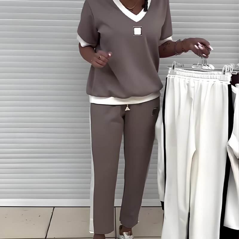 Sandra - Casual damesoutfit top en een broek met V-hals
