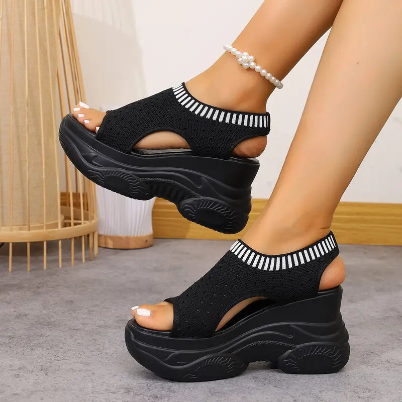 Lisa - Athletic sandals with thick soles