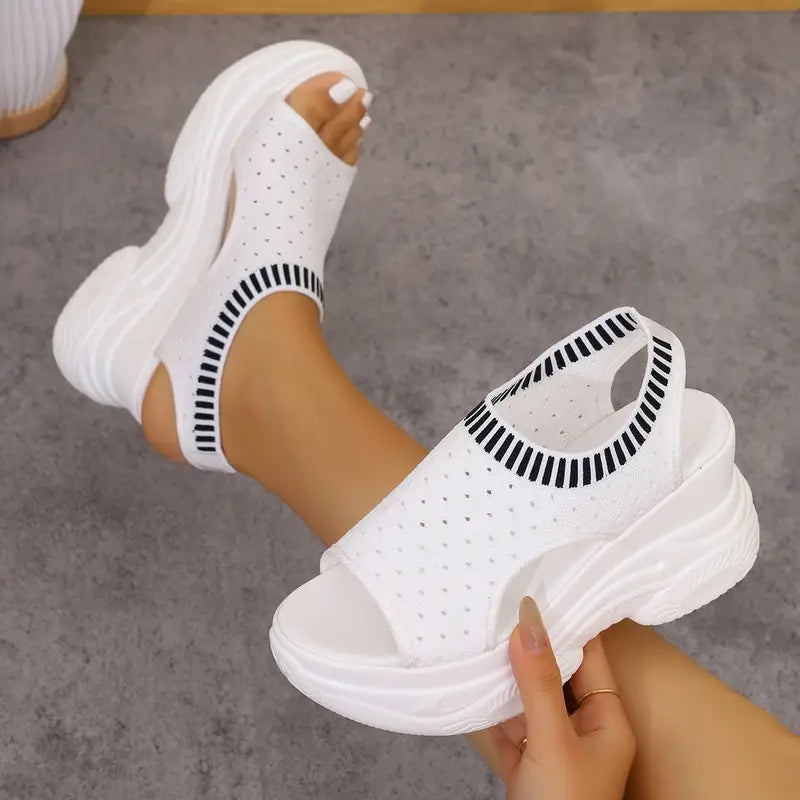 Lisa - Athletic sandals with thick soles