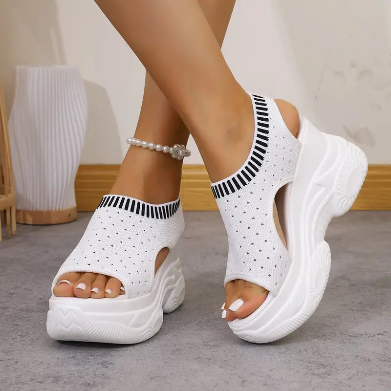 Lisa - Athletic sandals with thick soles