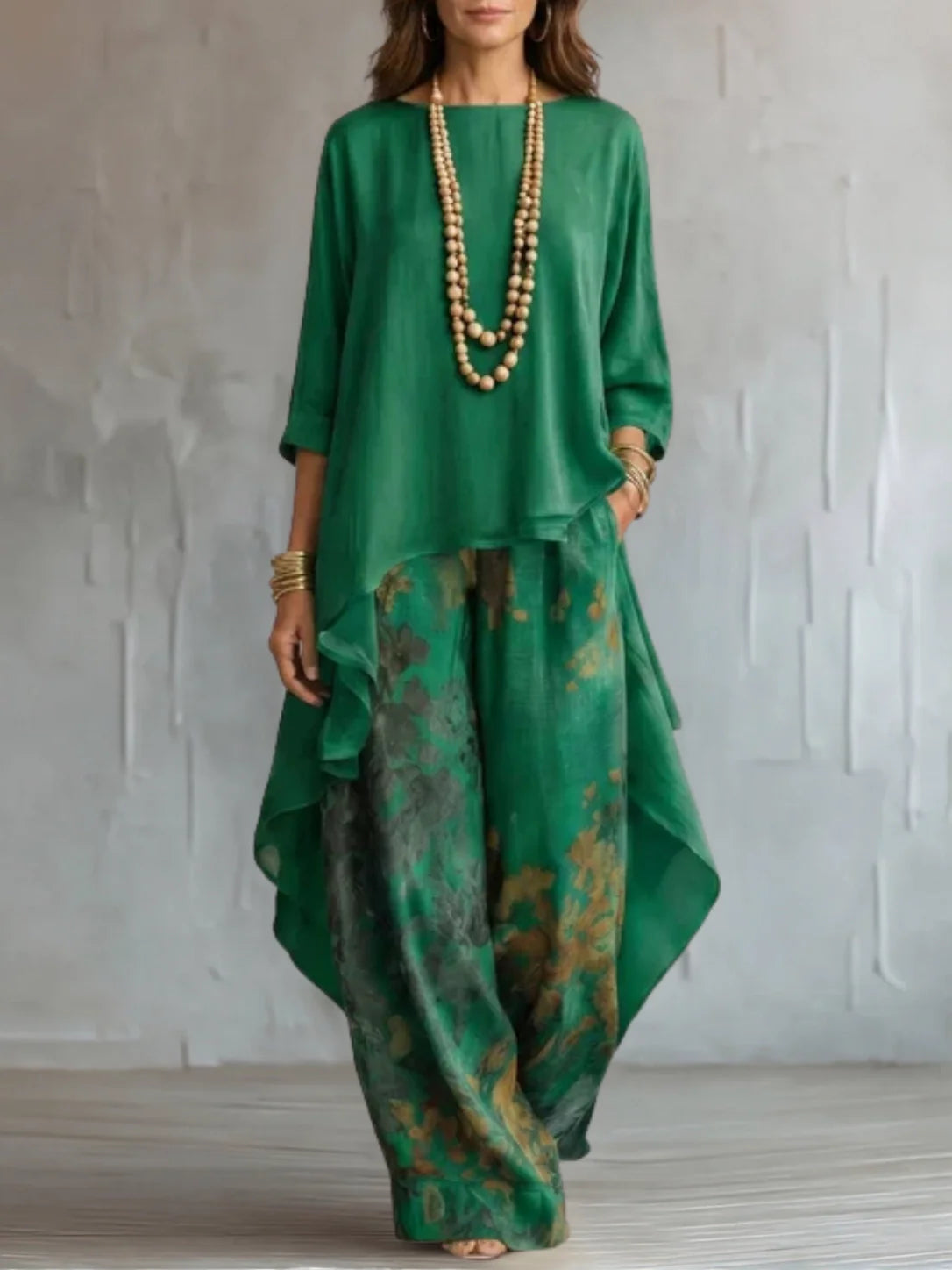 Ginevra | Asymmetrisch, soepelvallend pak met bloemenprint