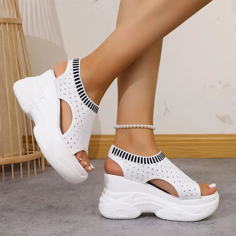 Lisa - Athletic sandals with thick soles