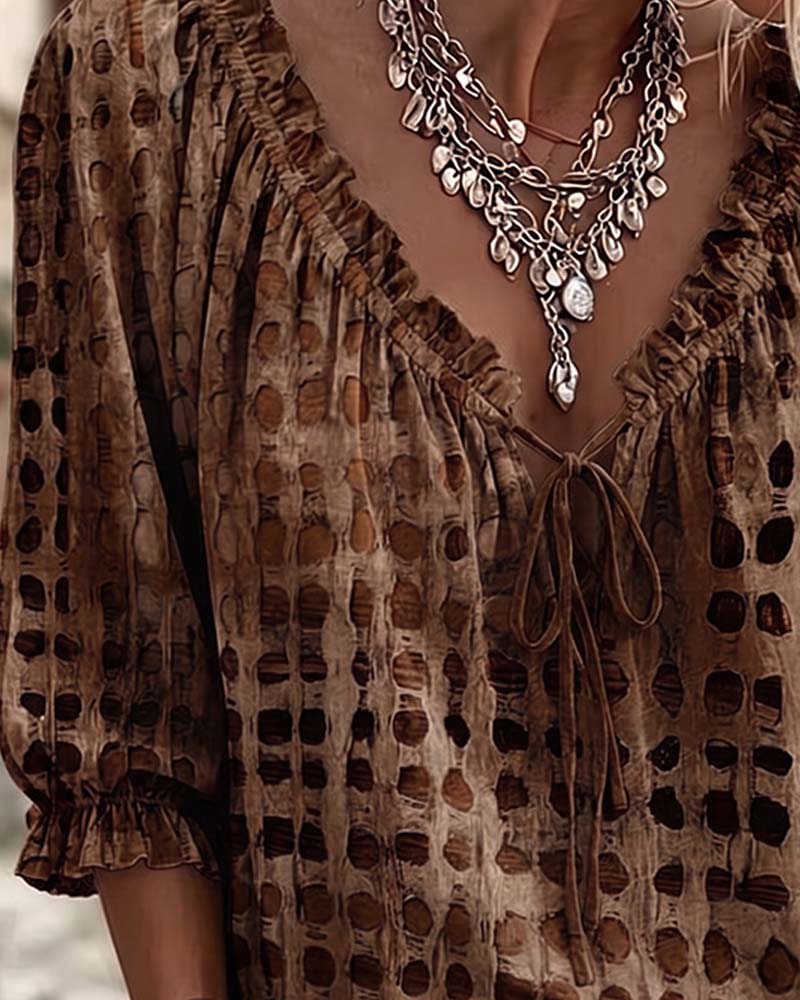Cornelia | Blouse met stippen en veters