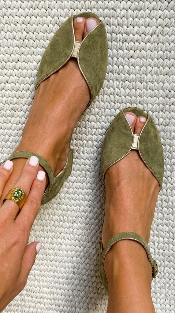 Olivia | Elegante saliegroene sandalen