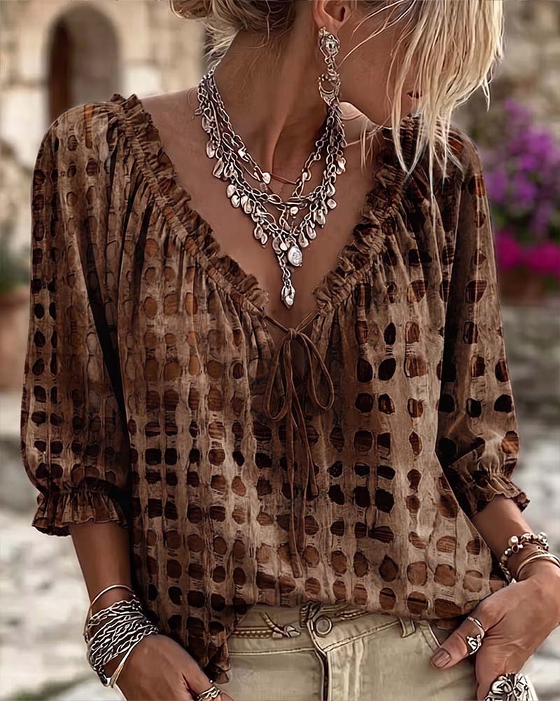 Cornelia | Blouse met stippen en veters