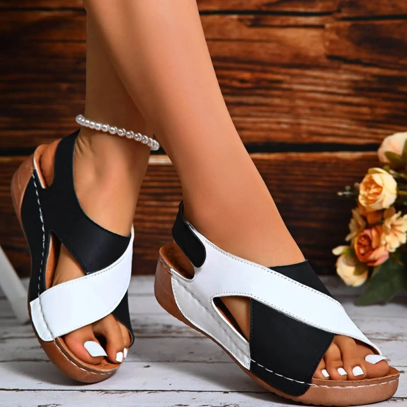 Nicole – Orthopedic sandals with an open toe