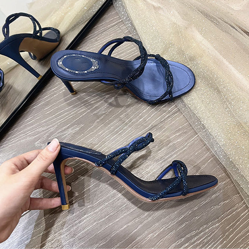 Tavi™ | Comfortabele sandalen met stilettohak en gekruiste bandjes