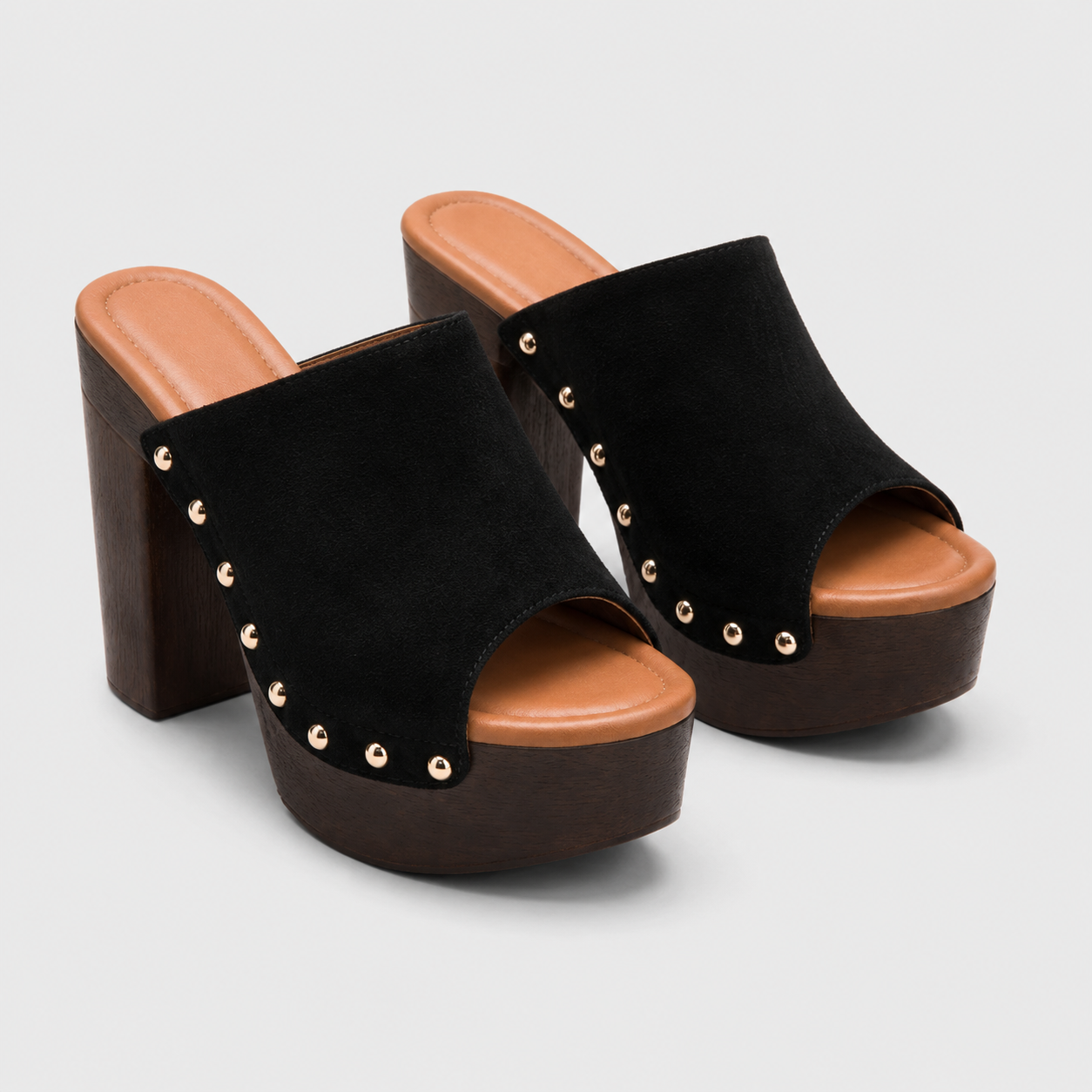 Sienna | Sandalen met plateauzool en studs