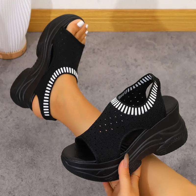 Lisa - Athletic sandals with thick soles