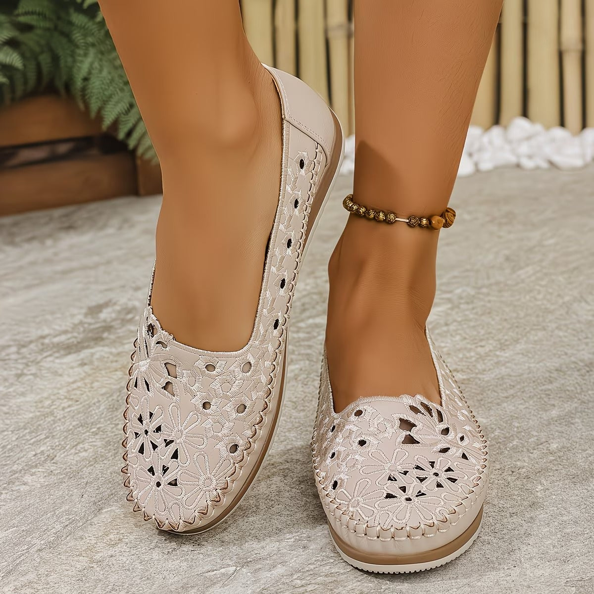 Linda - Orthopedic moccasins with Hollow embroidery