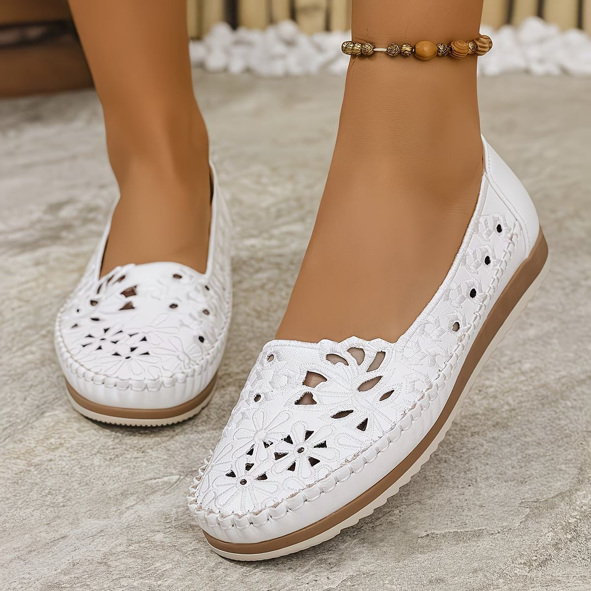 Linda - Orthopedic moccasins with Hollow embroidery
