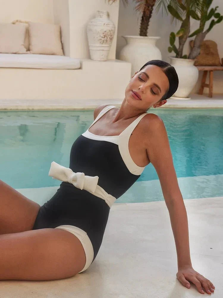 Classy Cute One Piece Badpak