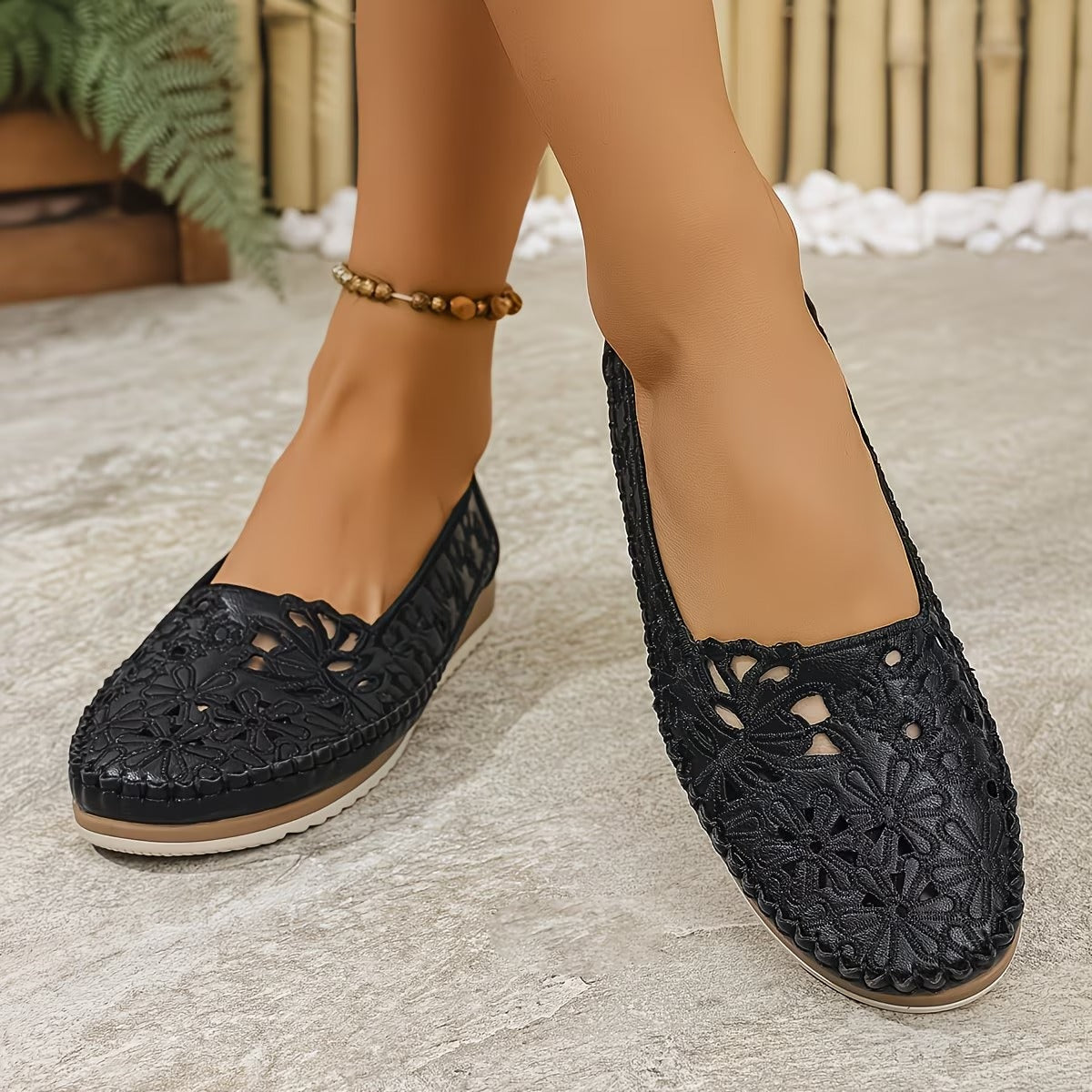 Linda - Orthopedic moccasins with Hollow embroidery