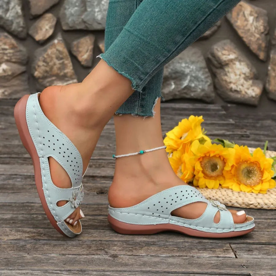 Sylvia™ | Orthopedische sandalen, met wigvormige hak, dikke zool en holle klinknagels