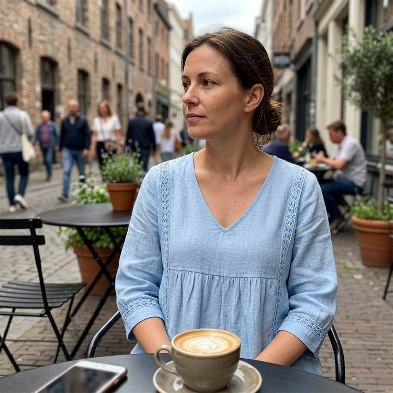 Hannah | Casual damestop met V-hals en kant