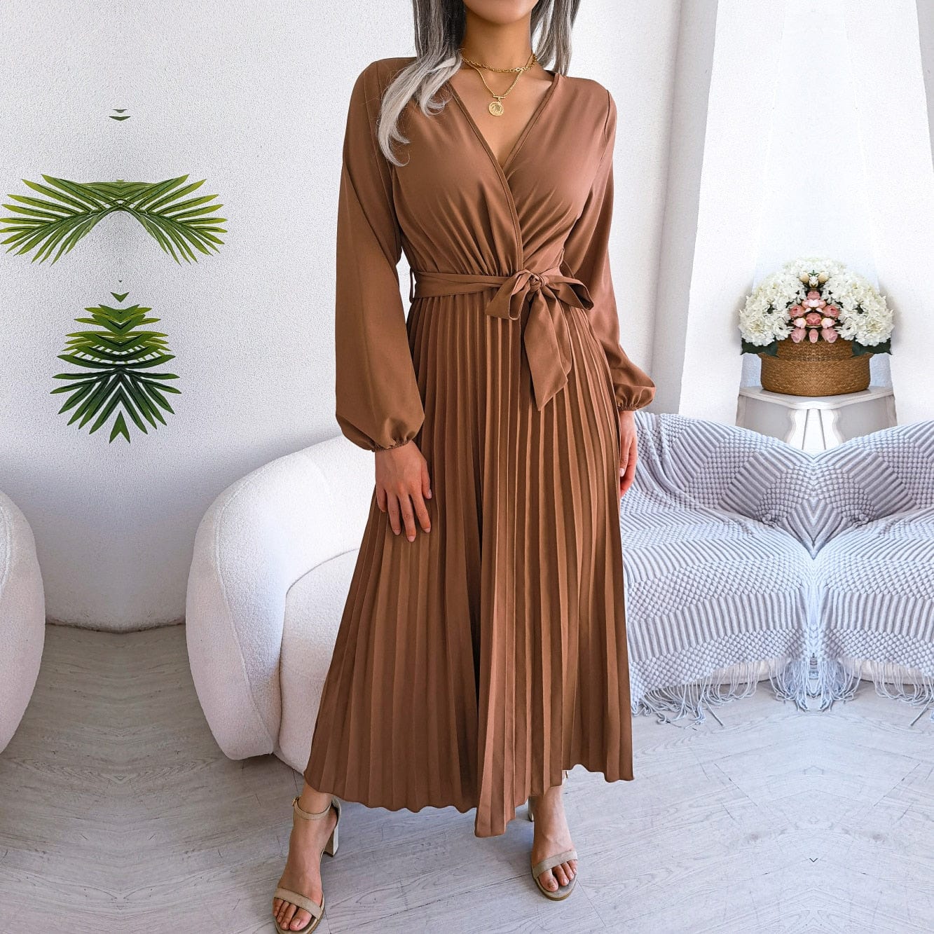 Zoë™ Bruine Maxi Jurk Met V-hals Feestelijke Boho Stijl