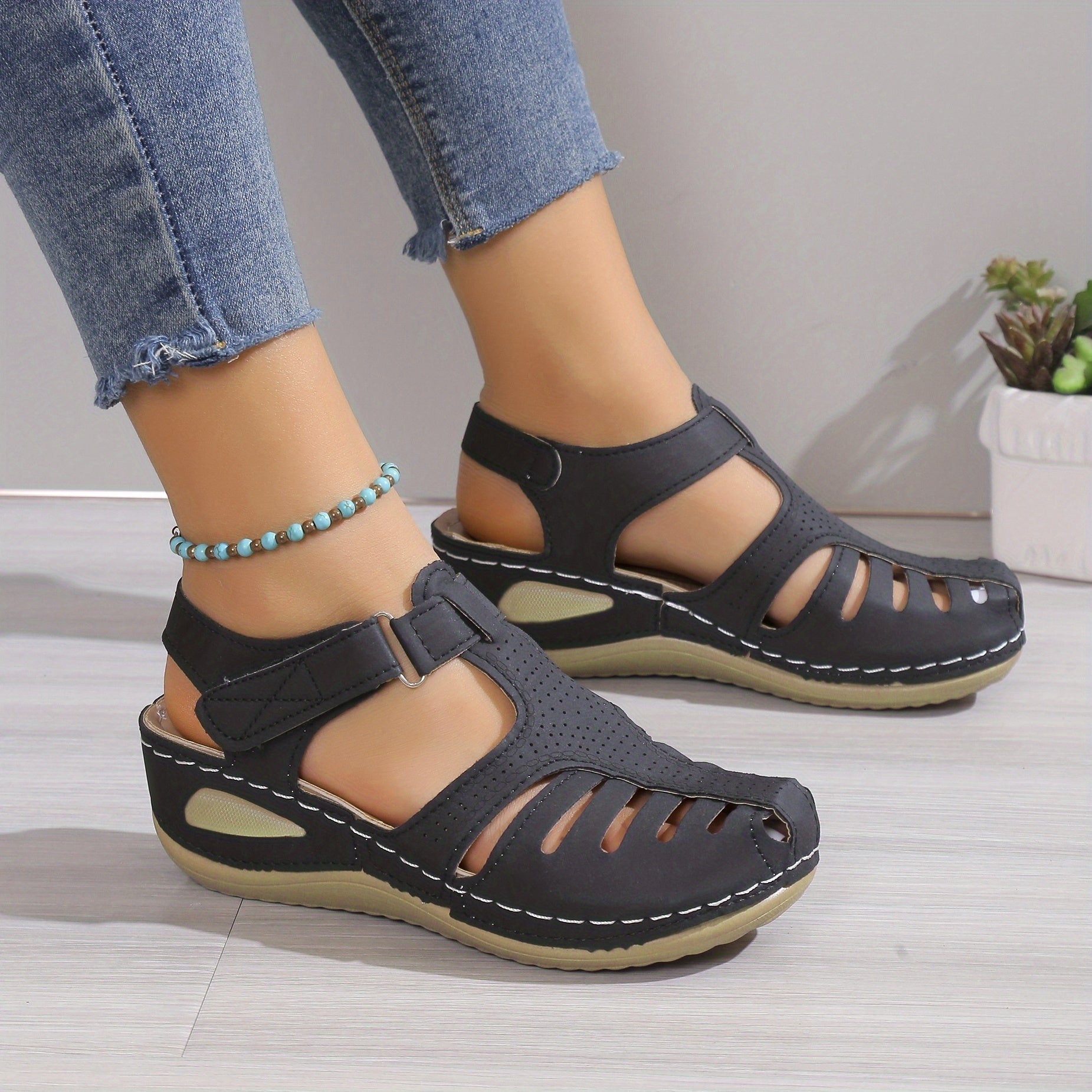Leni – Comfortable sandals with a slight heel