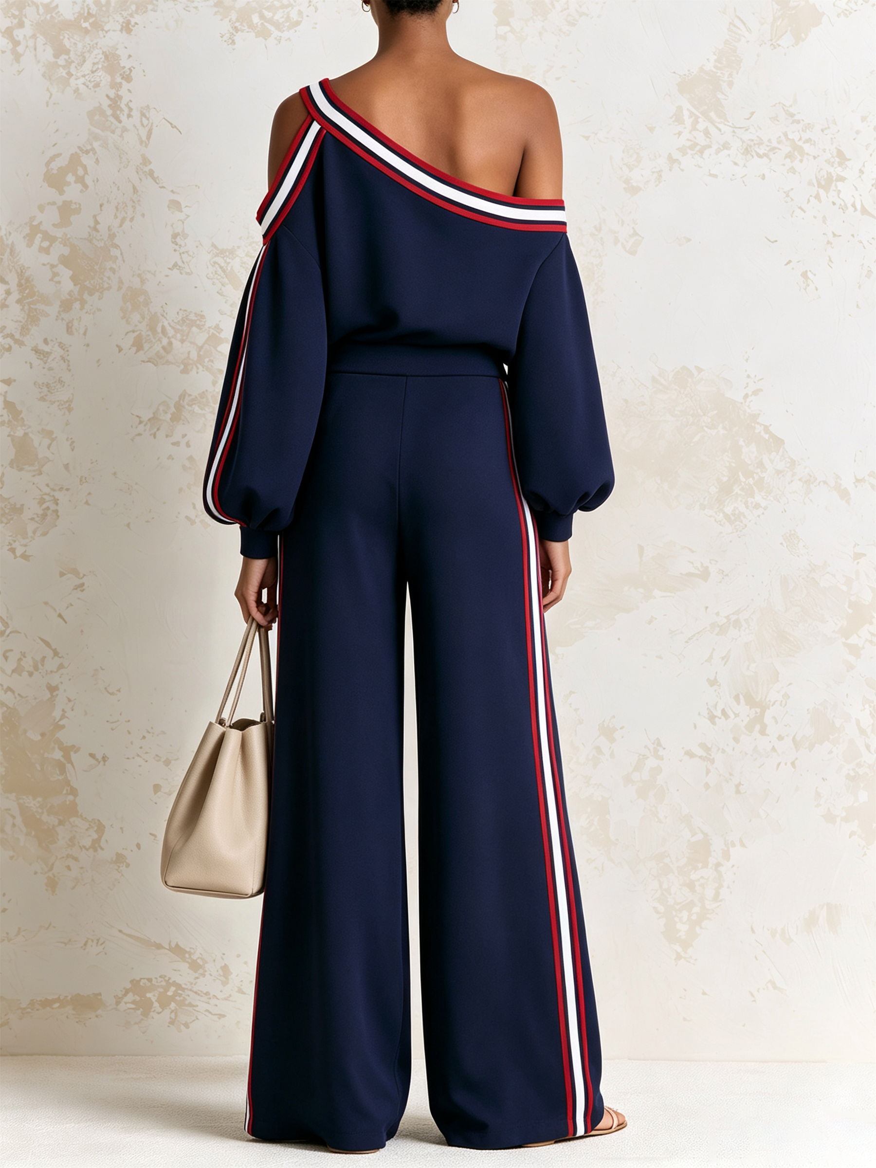 Morgen™ | Marineblauwe asymmetrische top met strepen en blote schouders, gecombineerd met een wijde broek (tweedelige set)