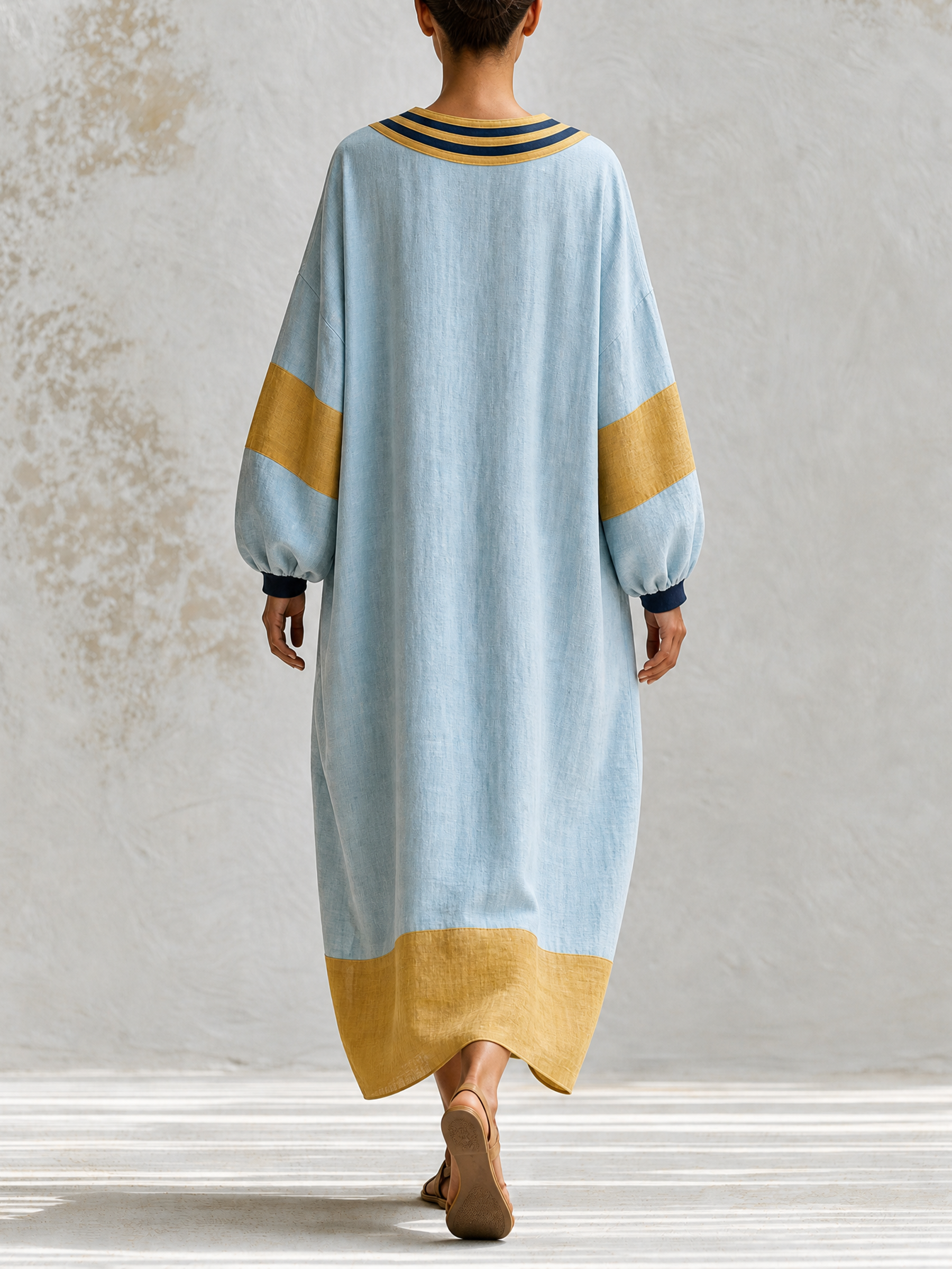 Lionora™ | Lichtblauwe linnen maxi-jurk met V-hals en kleurblokken