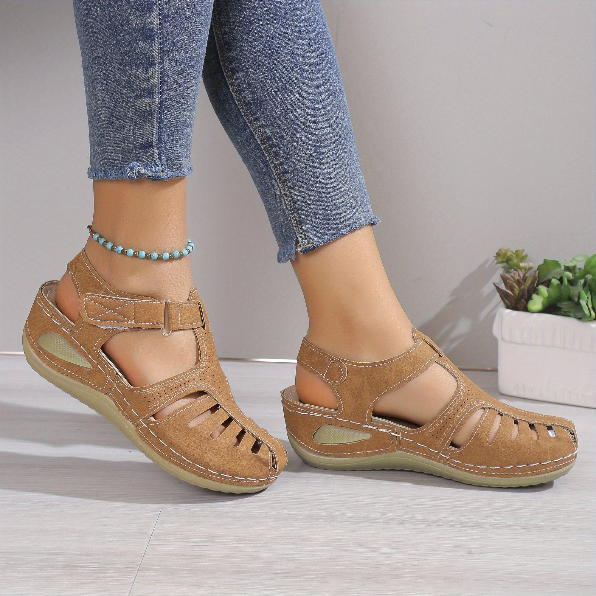 Leni – Comfortable sandals with a slight heel