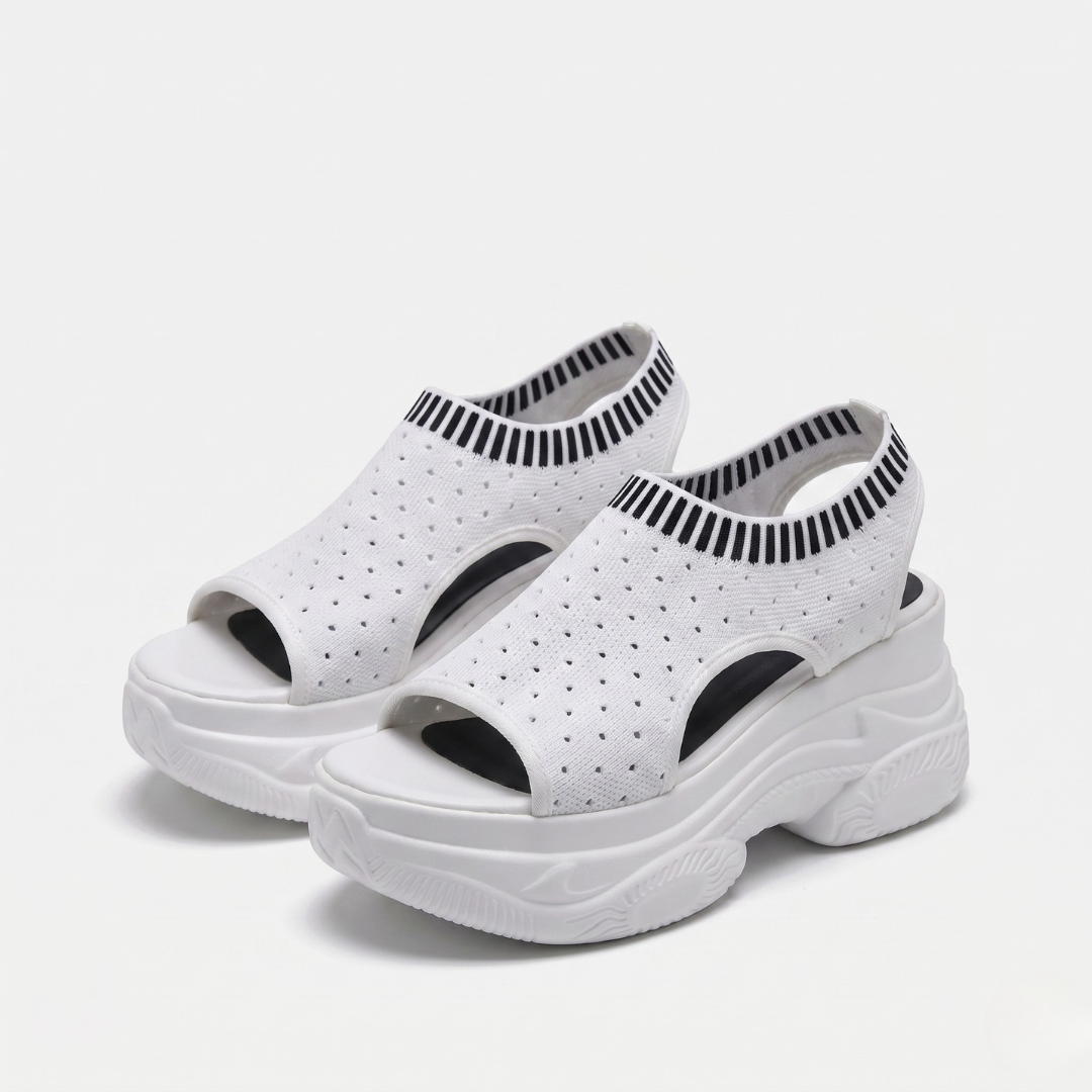 Lisa - Athletic sandals with thick soles