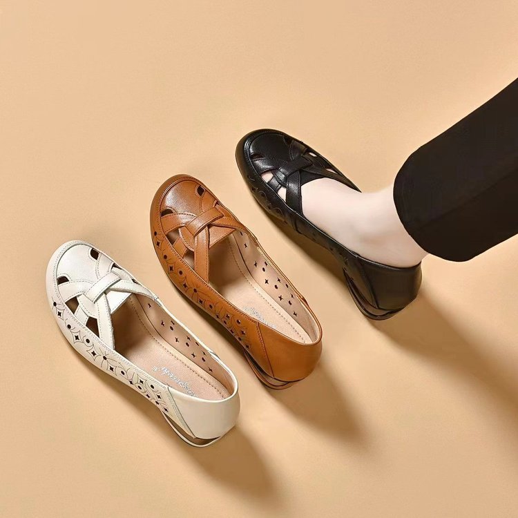 Jelena - Orthopedic round-toe sandals with a low heel