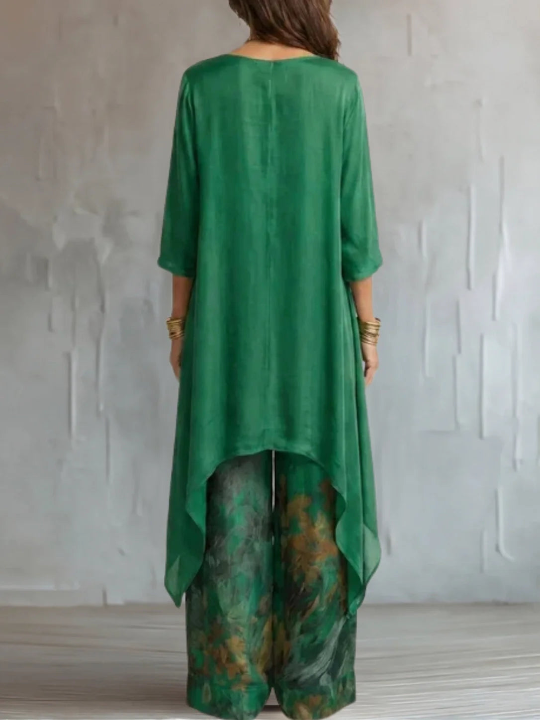 Ginevra | Asymmetrisch, soepelvallend pak met bloemenprint