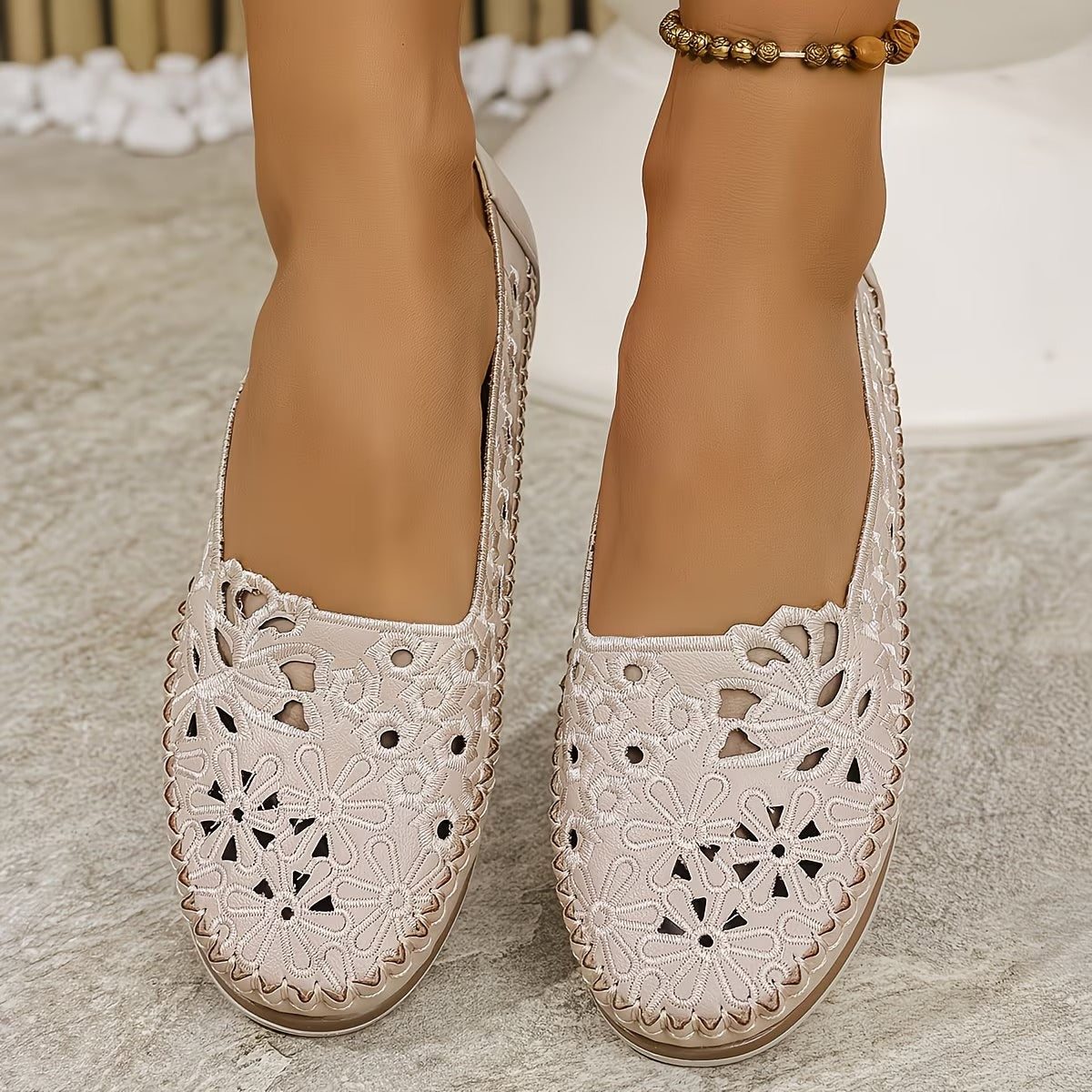 Linda -  Orthopedic moccasins with Hollow embroidery