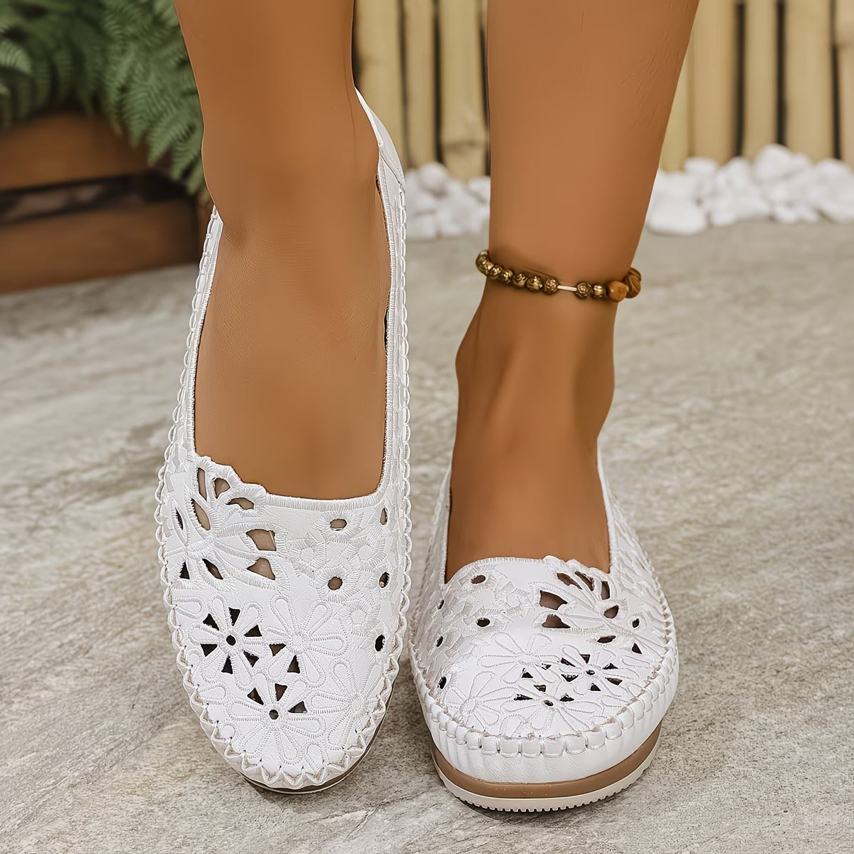 Linda -  Orthopedic moccasins with Hollow embroidery