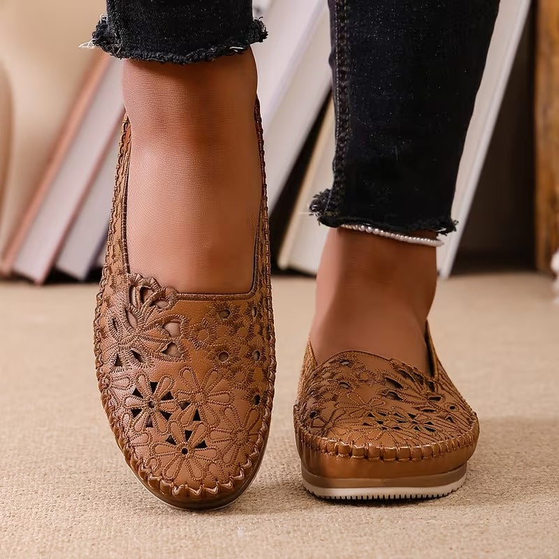 Linda -  Orthopedic moccasins with Hollow embroidery