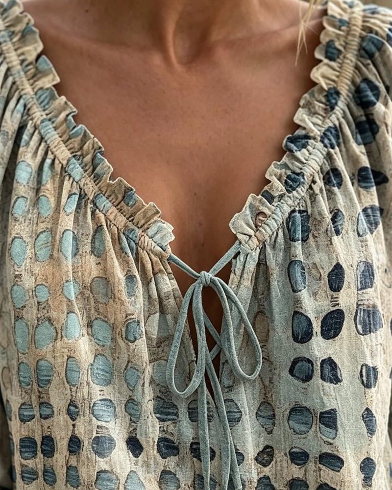 Cornelia | Blouse met stippen en veters