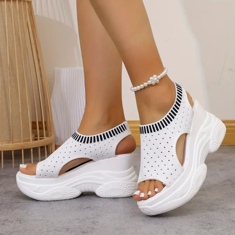 Lisa - Athletic sandals with thick soles