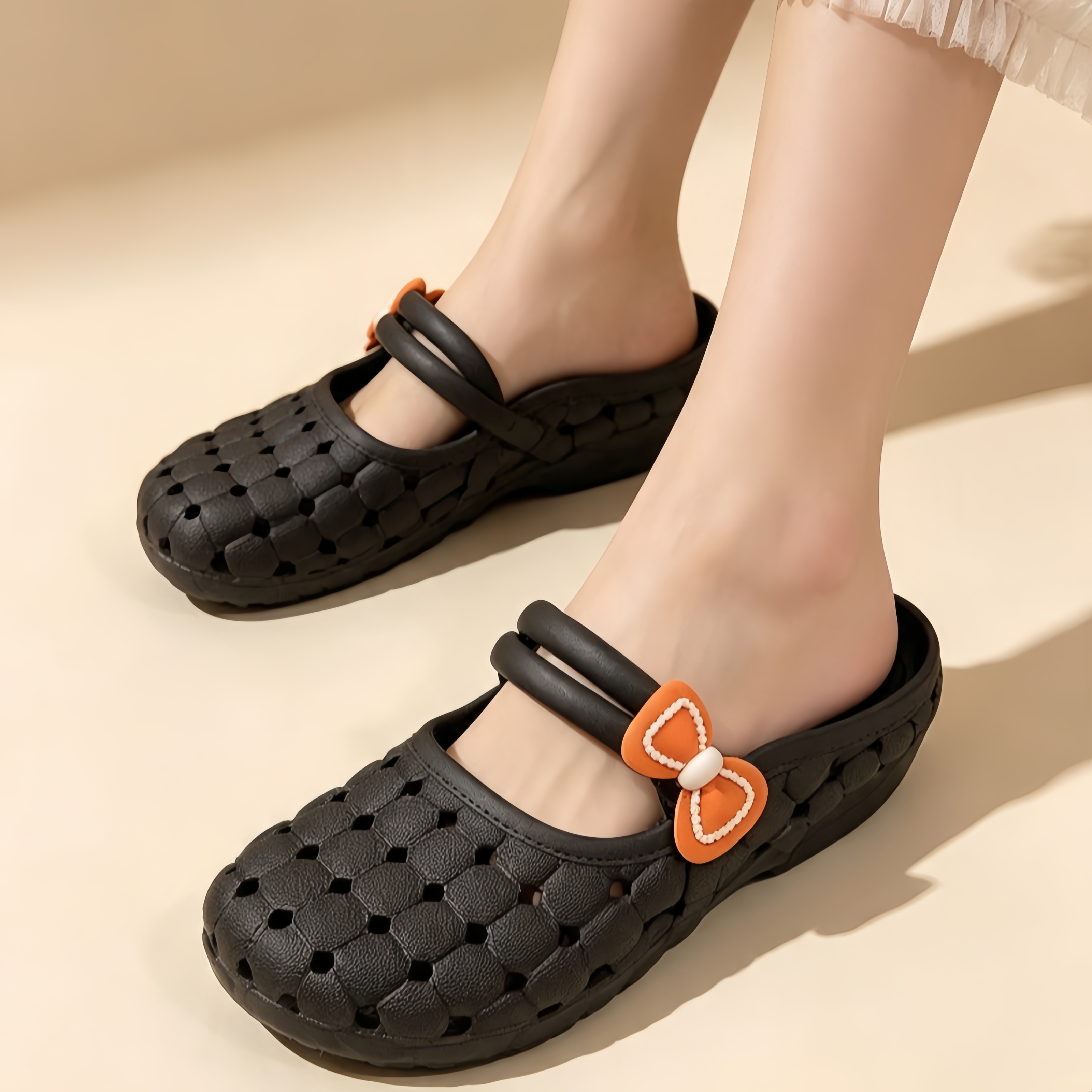 Norene™ | Ademende orthopedische sandalen met opengewerkte strikversiering
