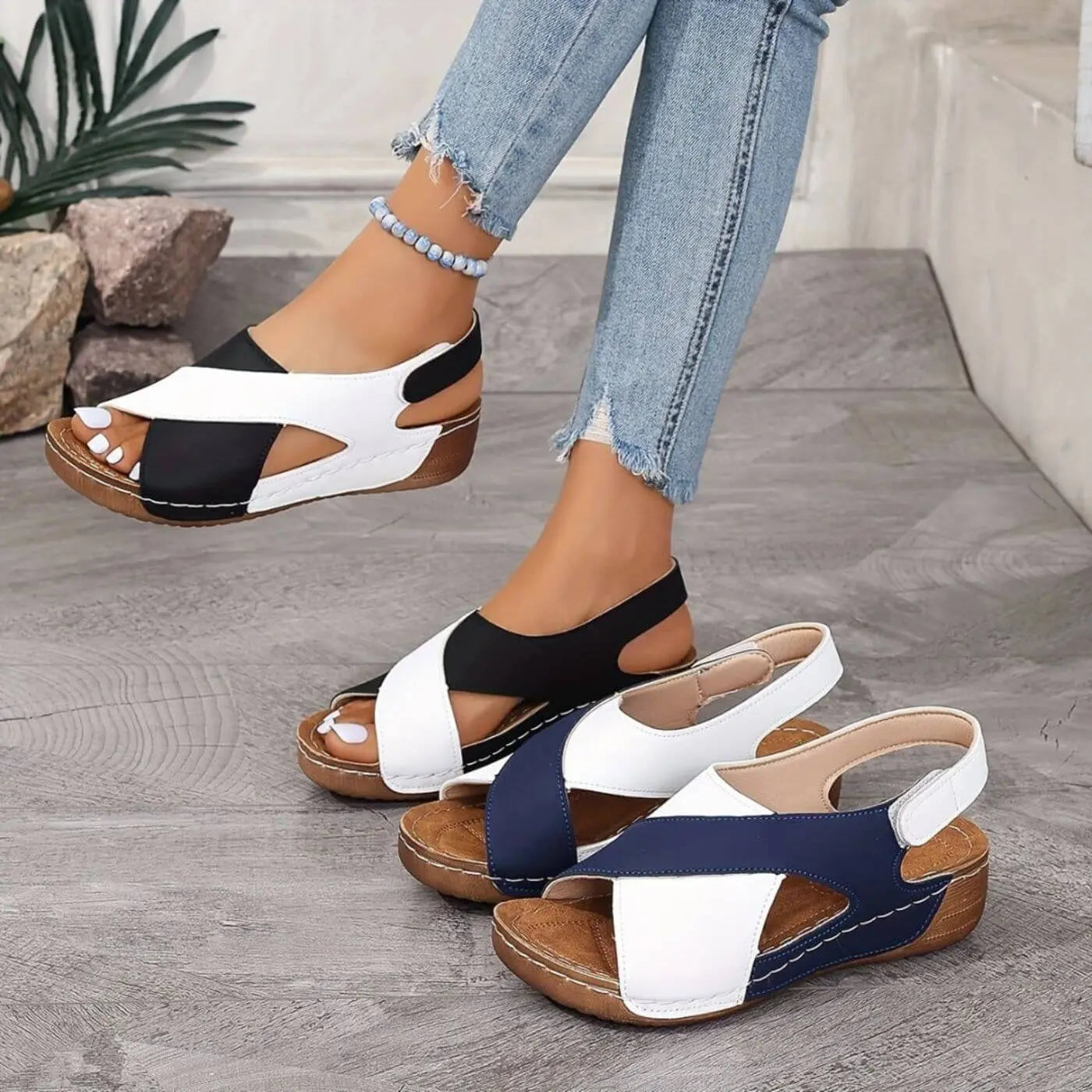 Nicole – Orthopedic sandals with an open toe