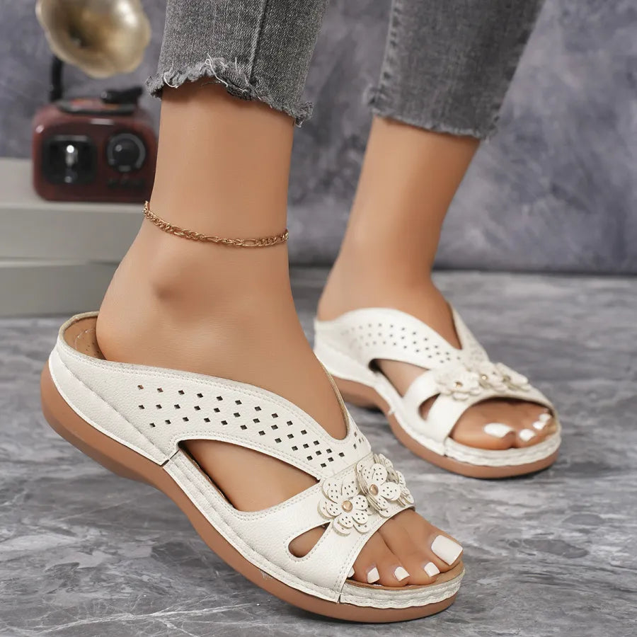 Sylvia™ | Orthopedische sandalen, met wigvormige hak, dikke zool en holle klinknagels
