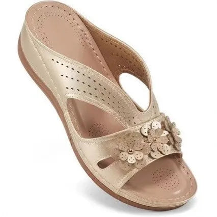 Sylvia™ | Orthopedische sandalen, met wigvormige hak, dikke zool en holle klinknagels