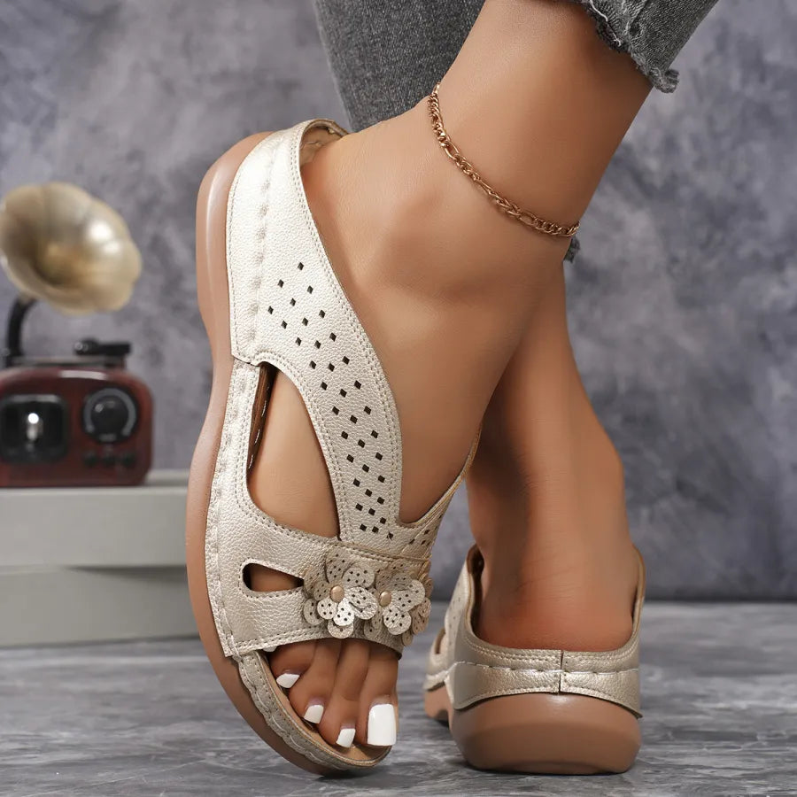 Sylvia™ | Orthopedische sandalen, met wigvormige hak, dikke zool en holle klinknagels