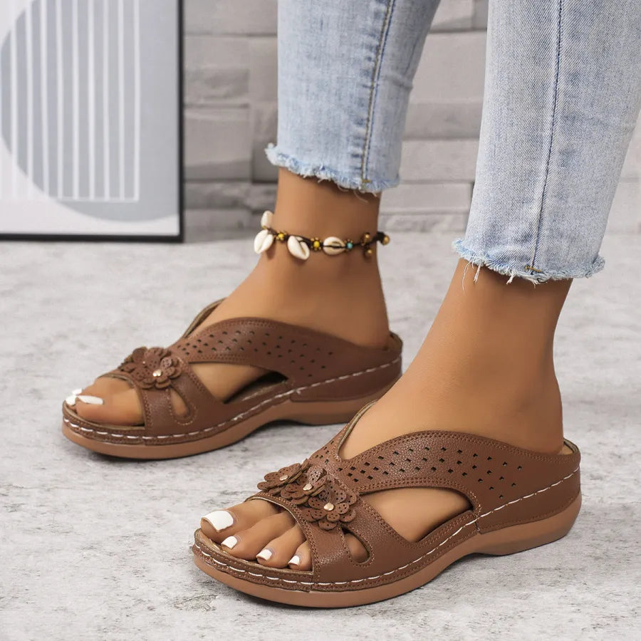 Sylvia™ | Orthopedische sandalen, met wigvormige hak, dikke zool en holle klinknagels