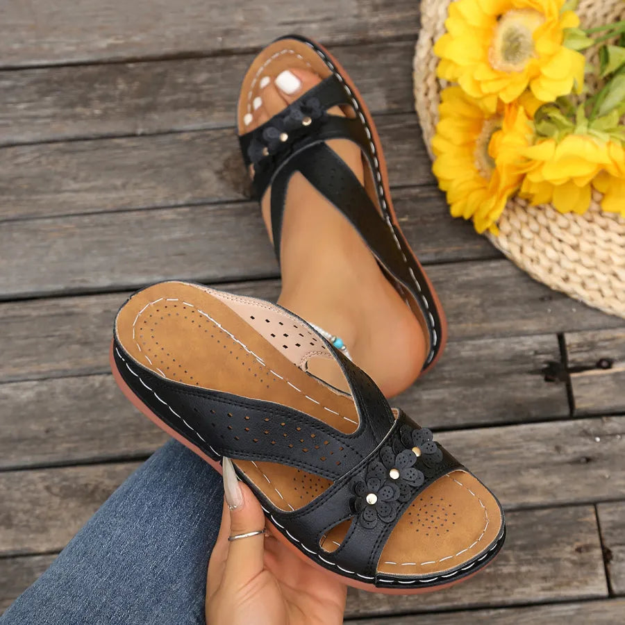 Sylvia™ | Orthopedische sandalen, met wigvormige hak, dikke zool en holle klinknagels