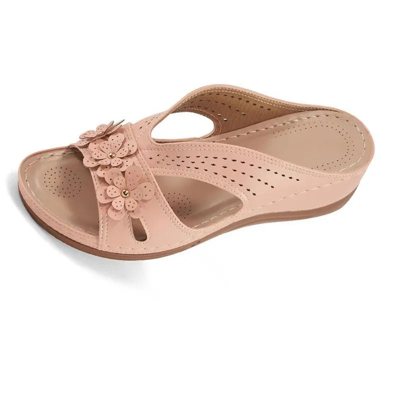 Sylvia™ | Orthopedische sandalen, met wigvormige hak, dikke zool en holle klinknagels