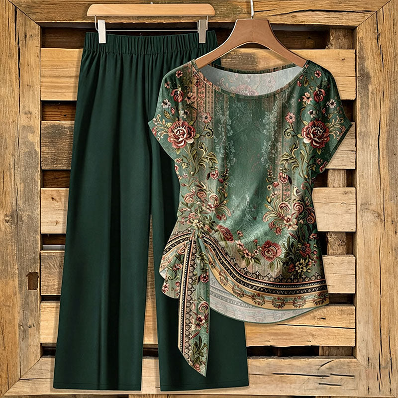 Noraya™ | Set bestaande uit een top met korte mouwen en knoop aan de voorkant en een broek met wijde pijpen