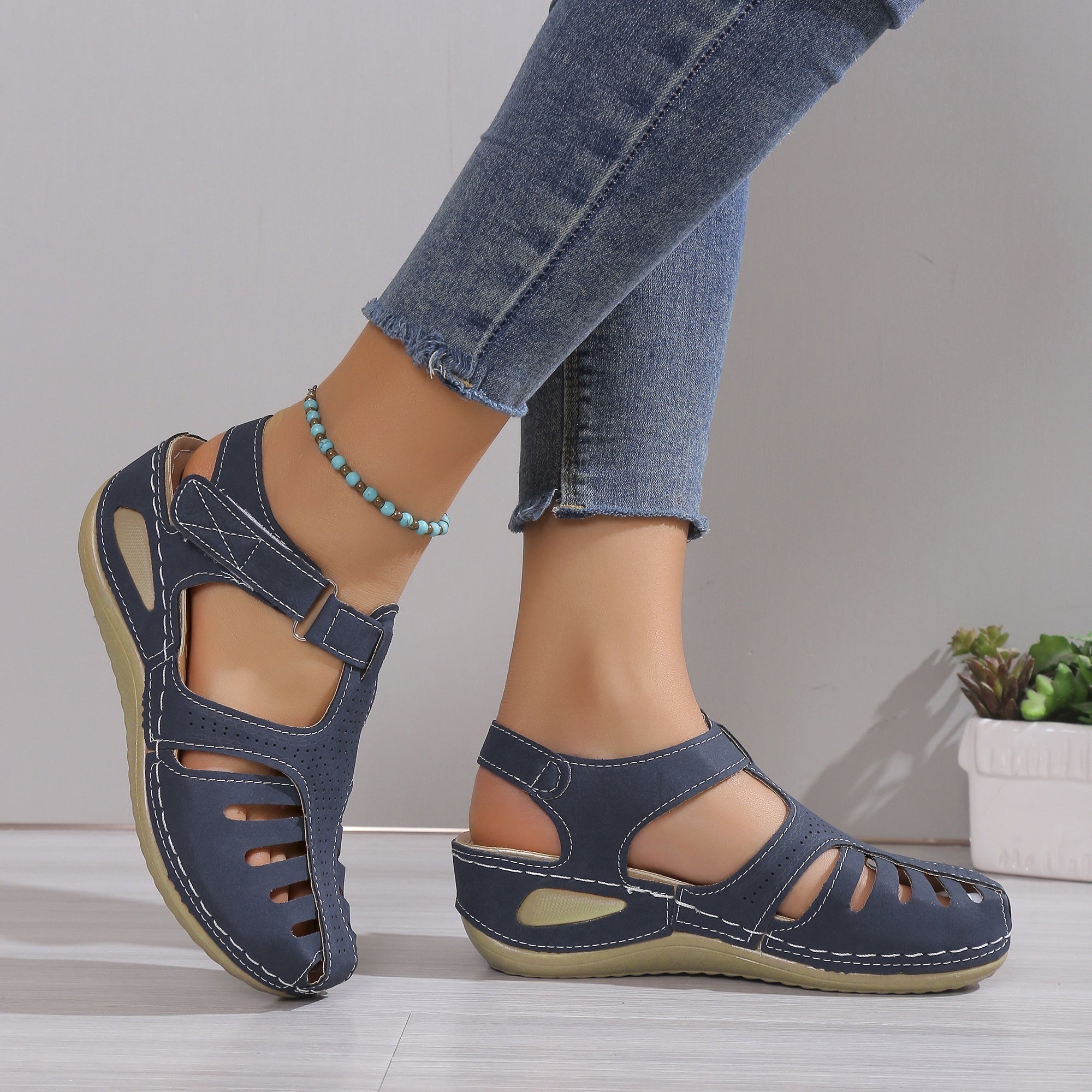 Leni – Comfortable sandals with a slight heel