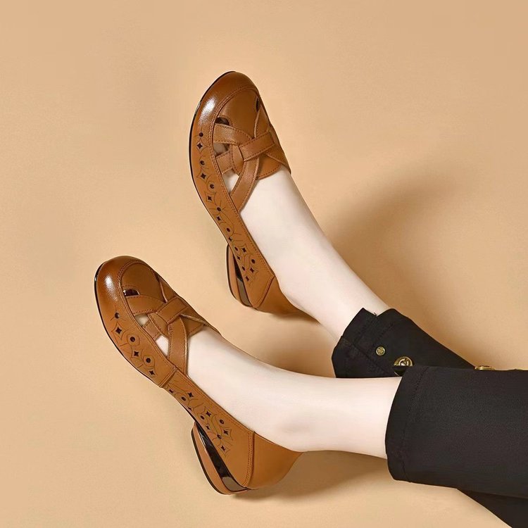 Jelena - Orthopedic round-toe sandals with a low heel