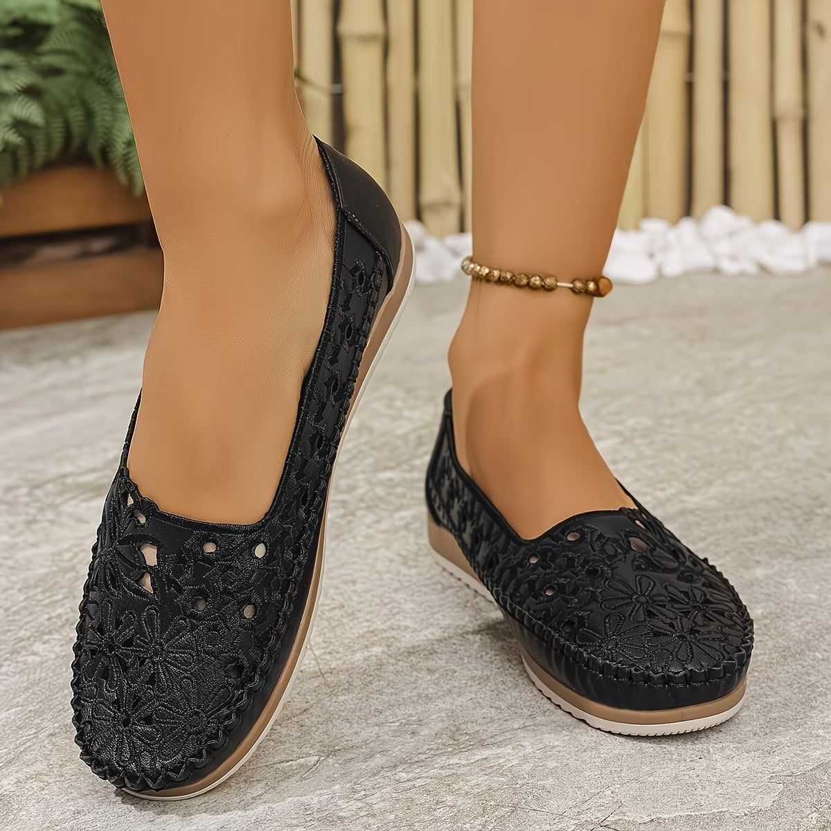 Linda -  Orthopedic moccasins with Hollow embroidery