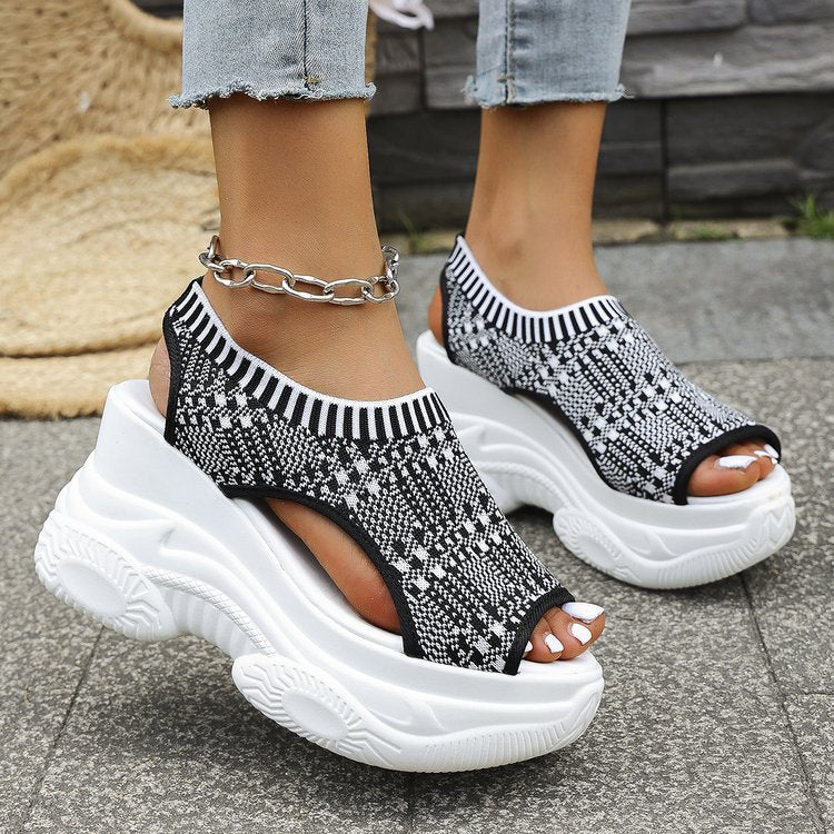 Lisa - Athletic sandals with thick soles