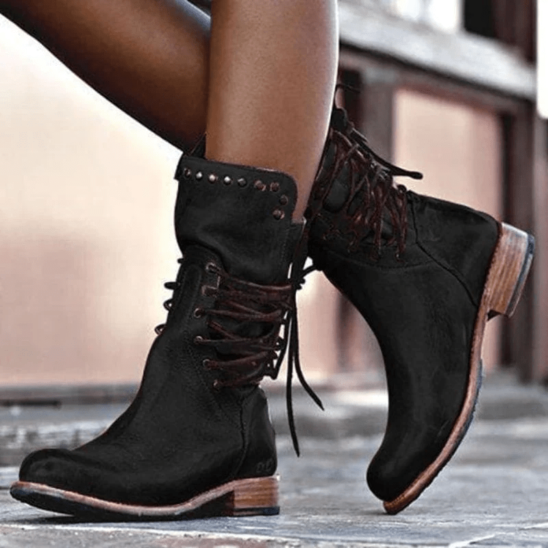 Elisa | Retro halfhoge laarzen met veters en studs