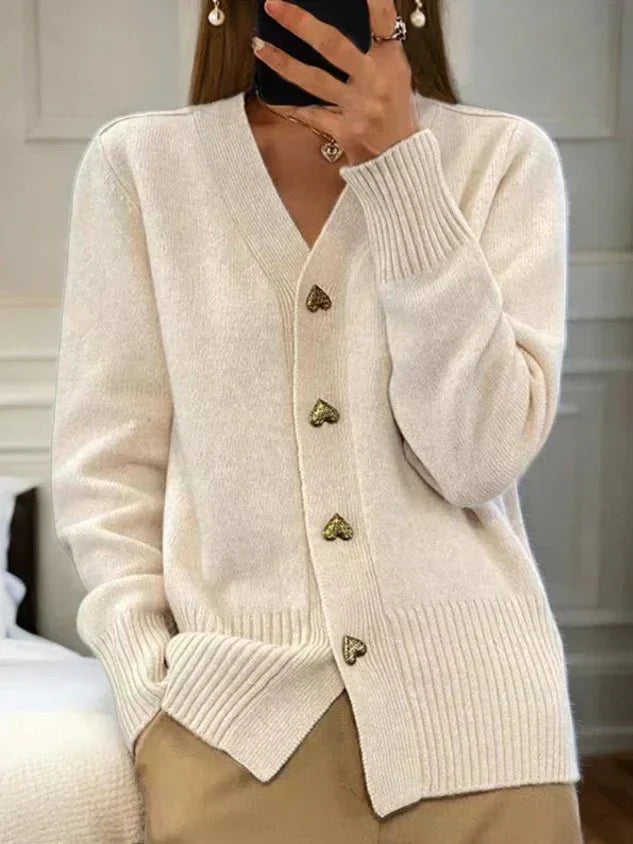 Martine | Luxe Kasjmier Vest met Hartjes Knoopsluiting